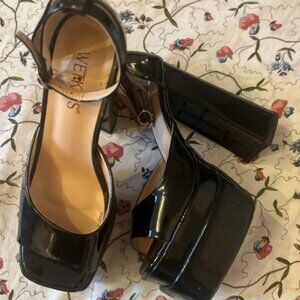 Wet kiss platform chunky heels